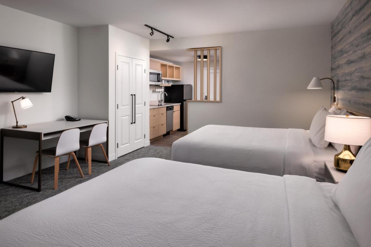 Towneplace Suites By Marriott เวสต์ เคโลว์นา ภายนอก รูปภาพ